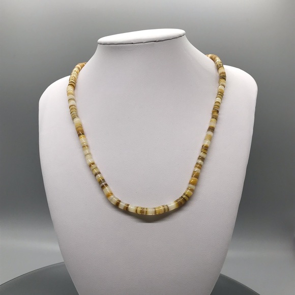 Jewelry - Beautiful Multi-Tone Faux Bone Necklace 18” EUC